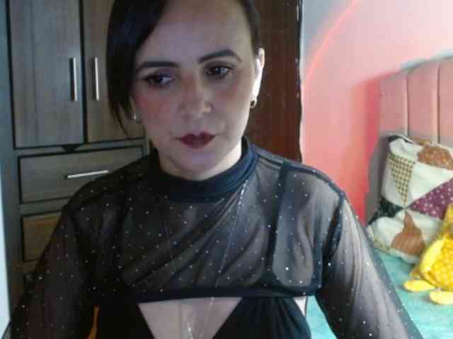 ValeriaGomezz webcam