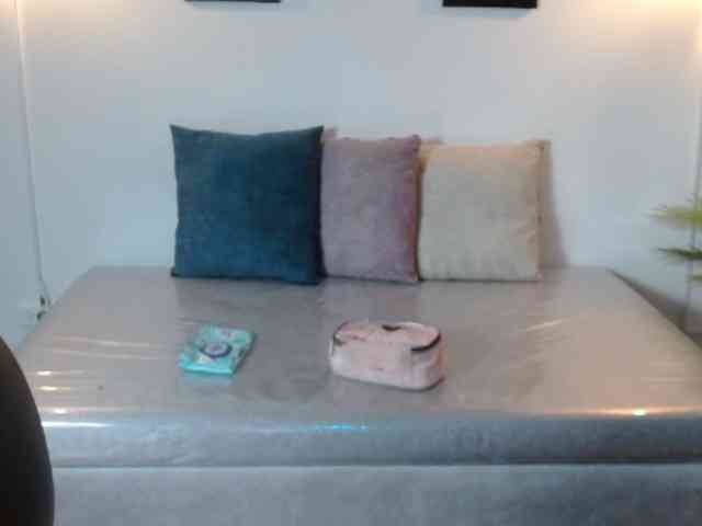 ValeriaGomezz webcam