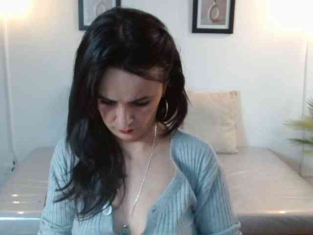 ValeriaGomezz webcam