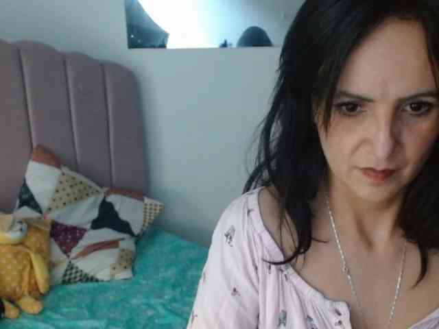 ValeriaGomezz webcam