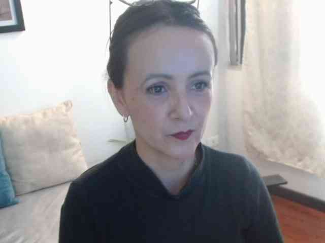 ValeriaGomezz webcam