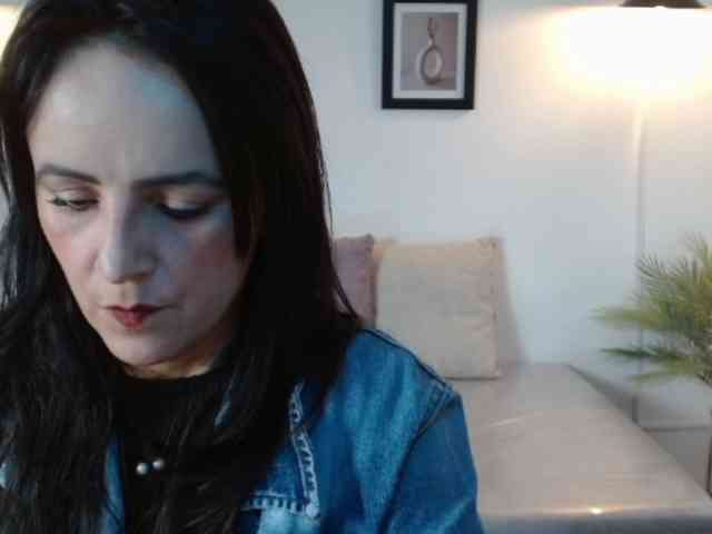 ValeriaGomezz webcam