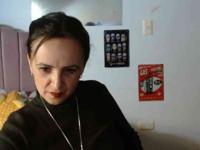 ValeriaGomezz webcam