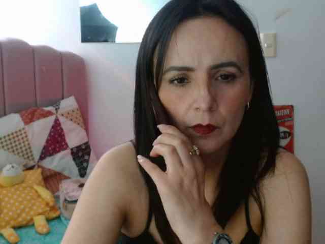 ValeriaGomezz webcam