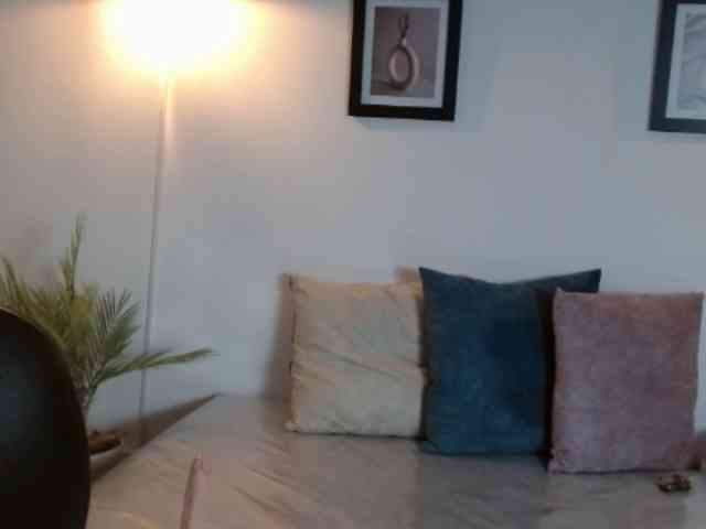 ValeriaGomezz webcam