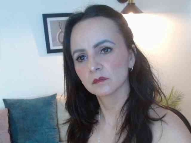 ValeriaGomezz webcam