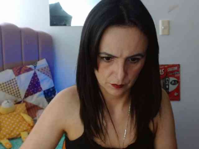 ValeriaGomezz webcam