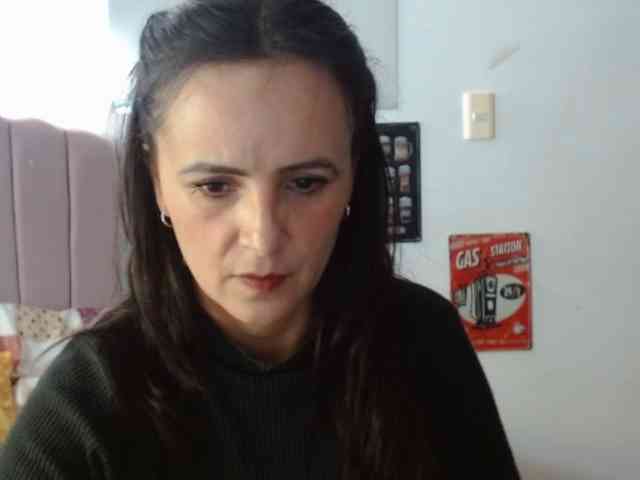 ValeriaGomezz webcam