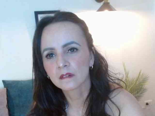 ValeriaGomezz webcam