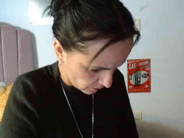 ValeriaGomezz webcam