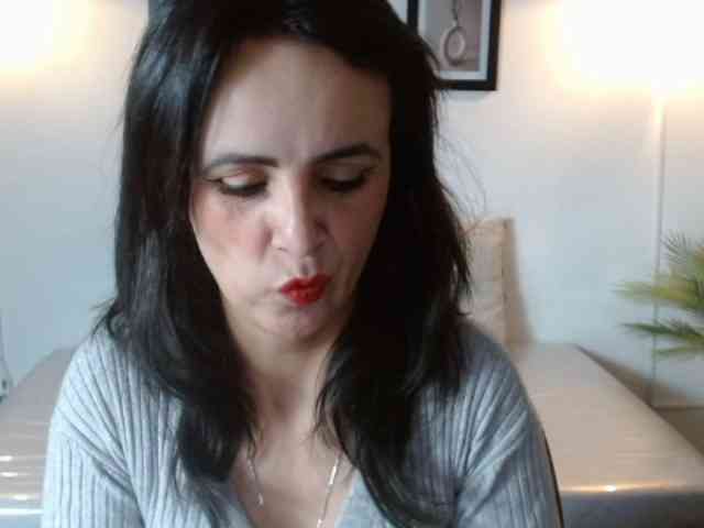 ValeriaGomezz webcam