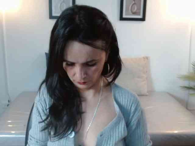 ValeriaGomezz webcam