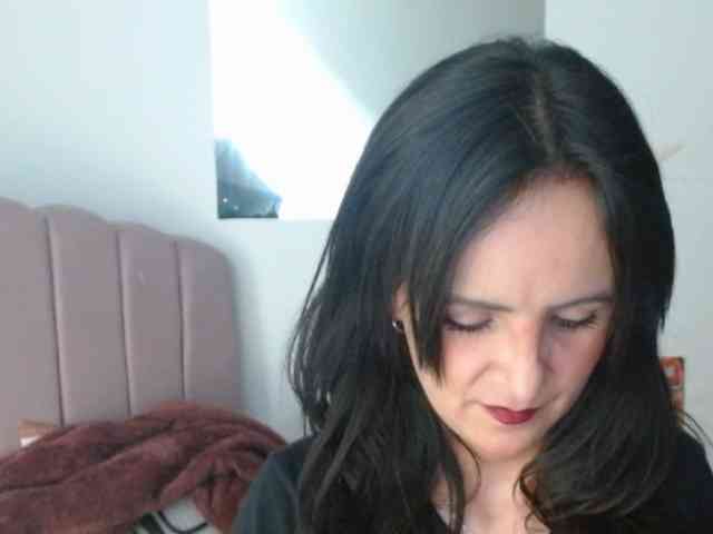 ValeriaGomezz webcam