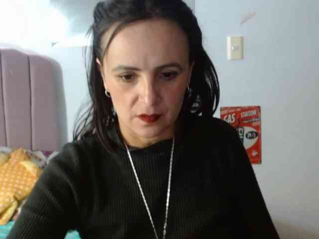 ValeriaGomezz webcam