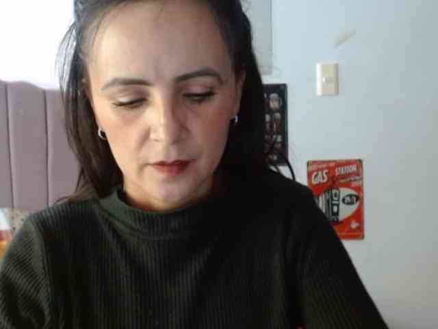 ValeriaGomezz webcam
