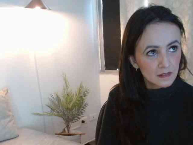 ValeriaGomezz webcam