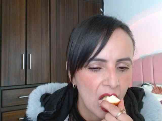 ValeriaGomezz webcam