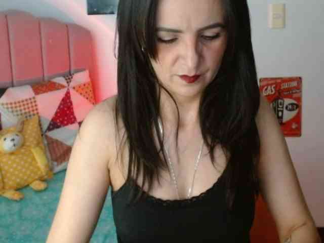 ValeriaGomezz webcam