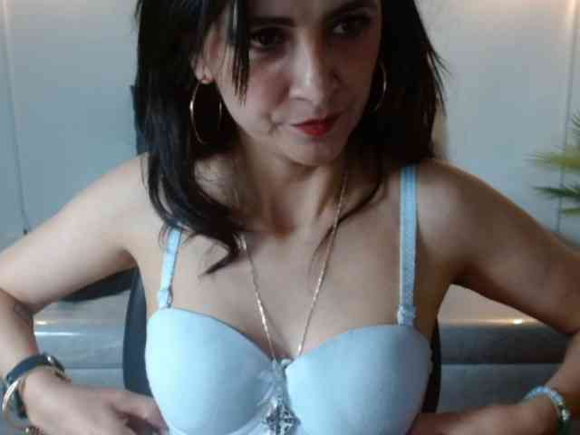 ValeriaGomezz webcam
