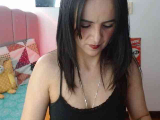 ValeriaGomezz webcam