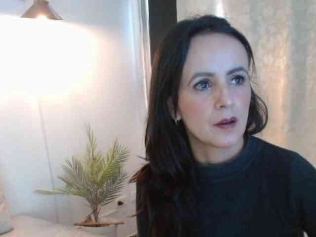 ValeriaGomezz webcam