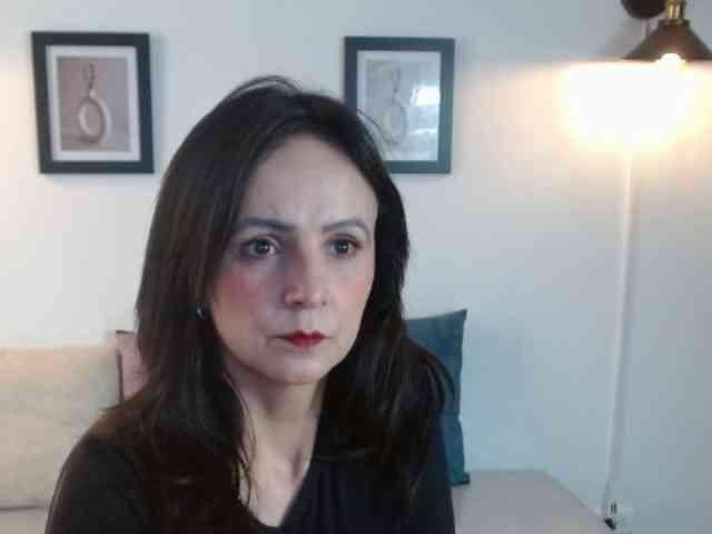 ValeriaGomezz webcam