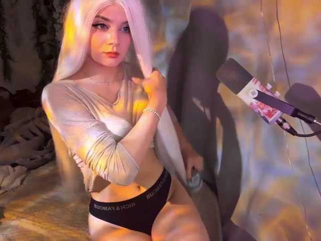 Nightmare-Moon live cam on BongaCams