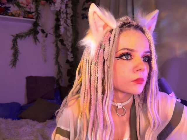 Nightmare-Moon's BongaCams show and profile