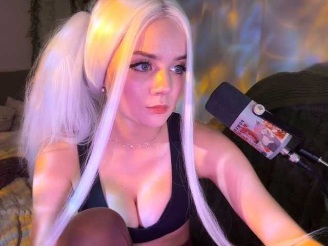 Nightmare-Moon live cam on BongaCams