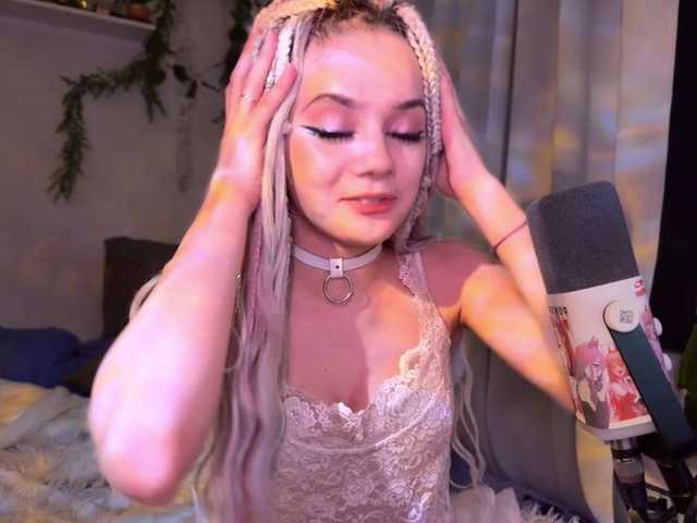 Nightmare-Moon's BongaCams show and profile