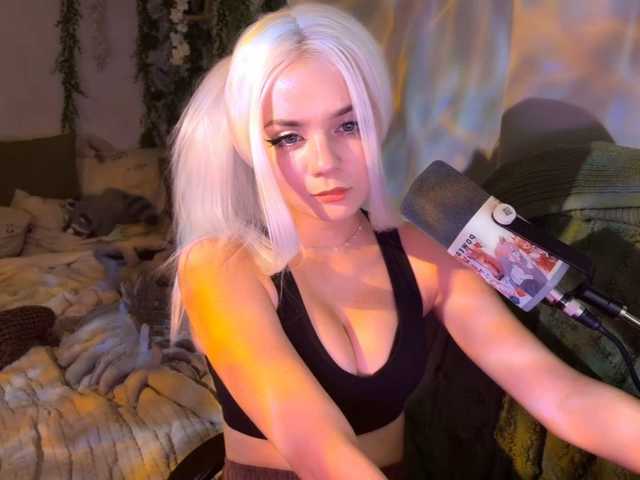 Nightmare-Moon live cam on BongaCams