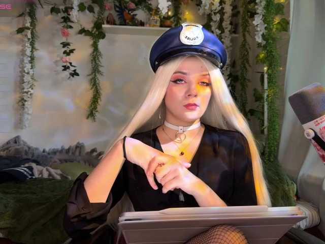Nightmare-Moon live cam on BongaCams