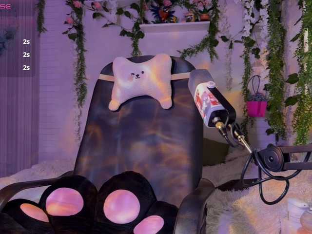 Nightmare-Moon Live Cam on BongaCams