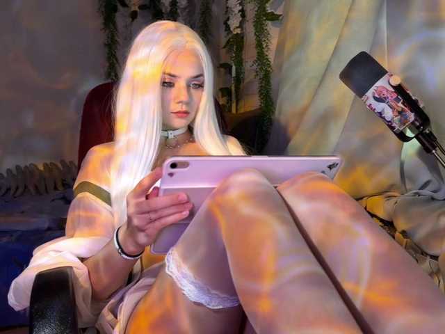 Nightmare-Moon live cam on BongaCams