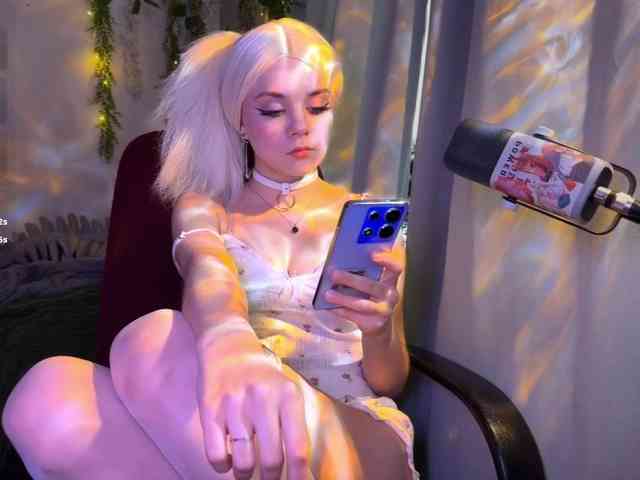 Nightmare-Moon webcam
