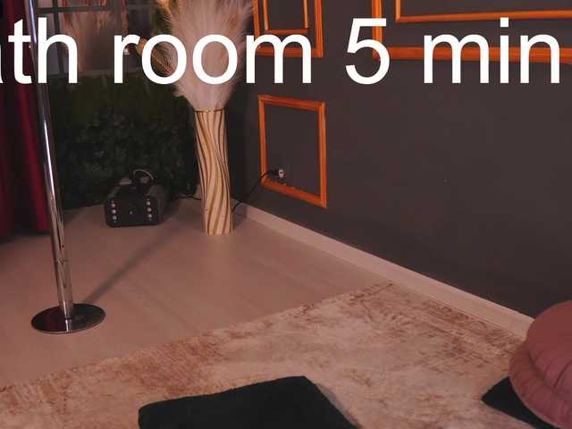 BurgundyMuse's BongaCams show and profile