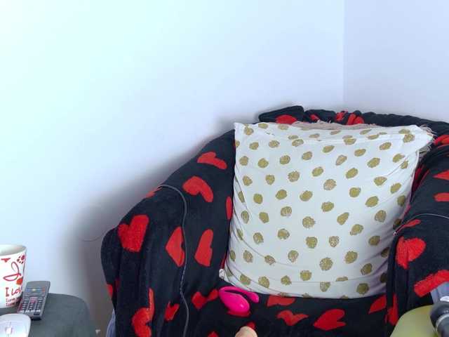 RebeFucksonn live cam preview