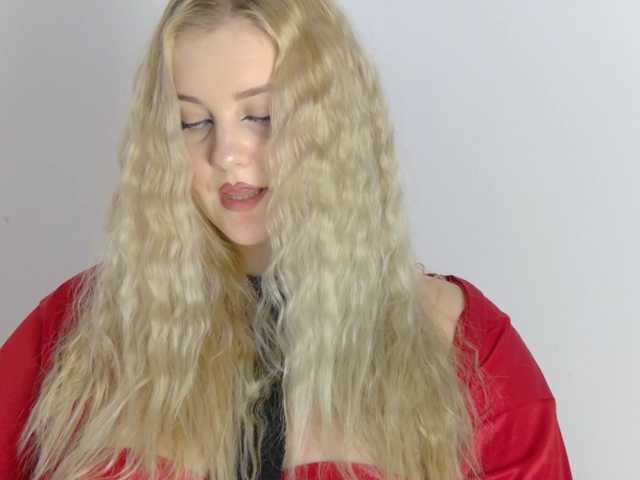 RebeFucksonn live cam on BongaCams