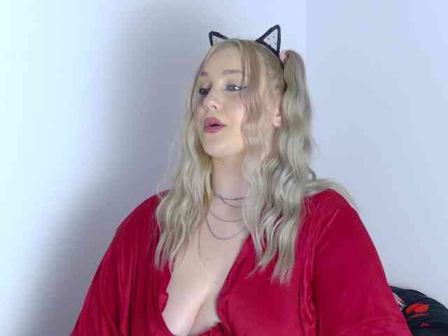 RebeFucksonn webcam