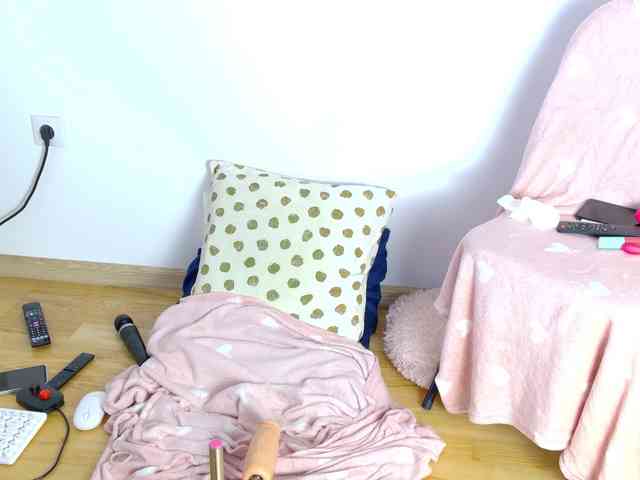 RebeFucksonn webcam