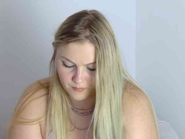 RebeFucksonn webcam