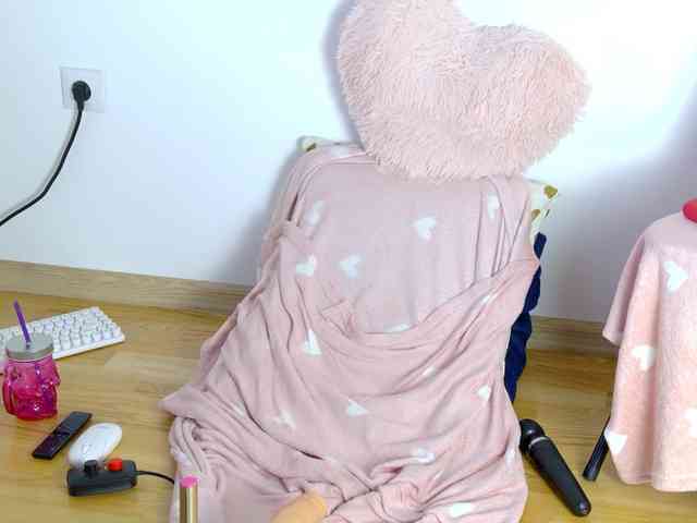 RebeFucksonn webcam