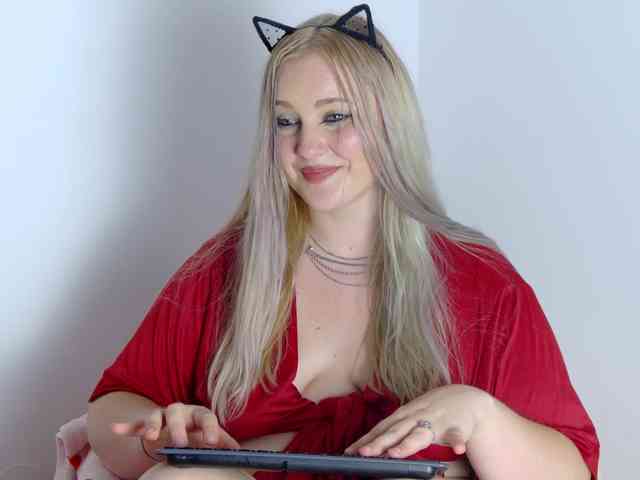 RebeFucksonn webcam