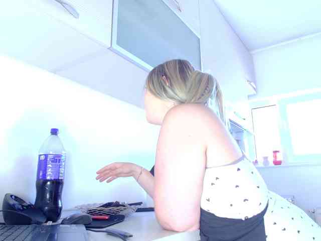 RebeFucksonn webcam