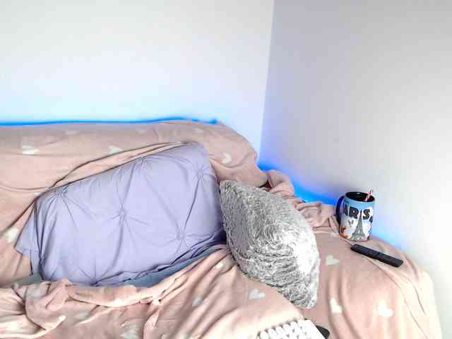 RebeFucksonn webcam