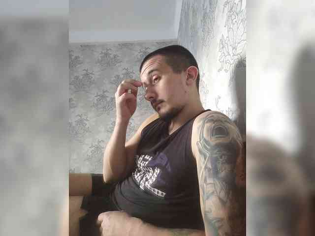 MrForYourEyesOnl... Live Webcam on BongaCams