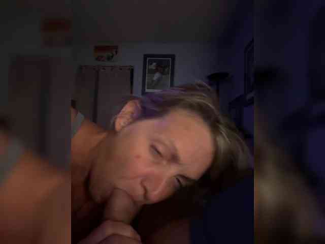 Drippingwet74 webcam
