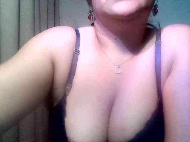BellaMichu webcam
