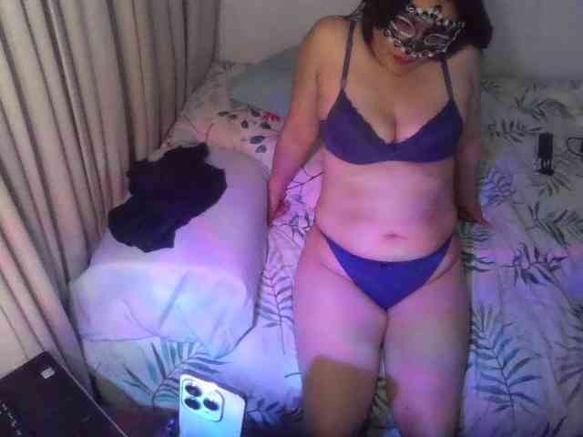 BellaMichu webcam