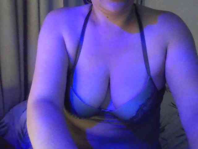 BellaMichu webcam